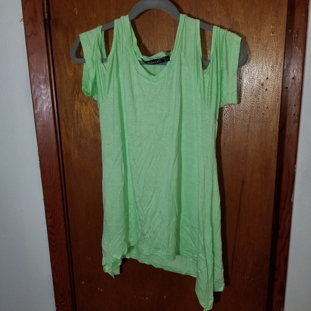 Urban coco Large split sleeve blouse